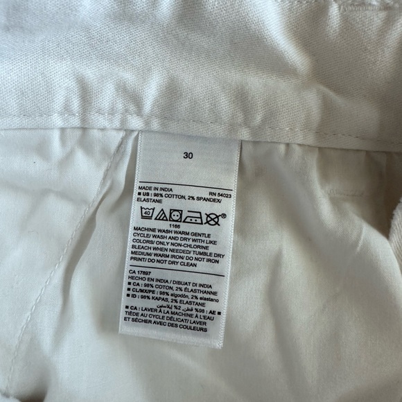 146 Men's Old Navy Slim Built-In Flex Ultimate Chino Shorts - Picture 3 of 4